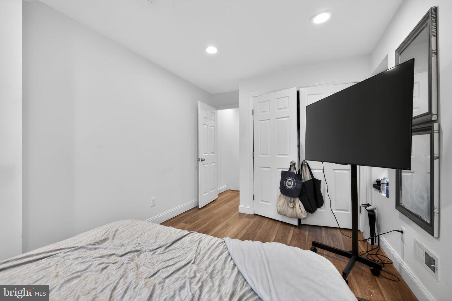 1827 Dudley St Property Photo 24