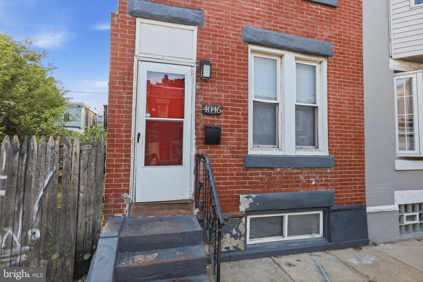 4046 N Fairhill St Property Photo 4