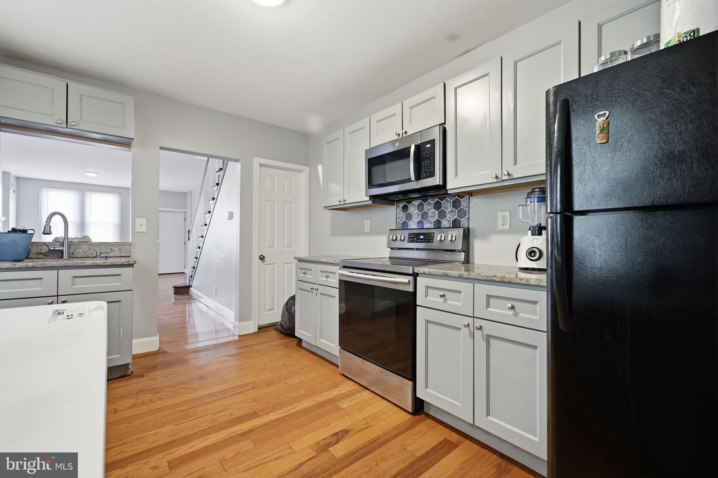 4046 N Fairhill St Property Photo 10