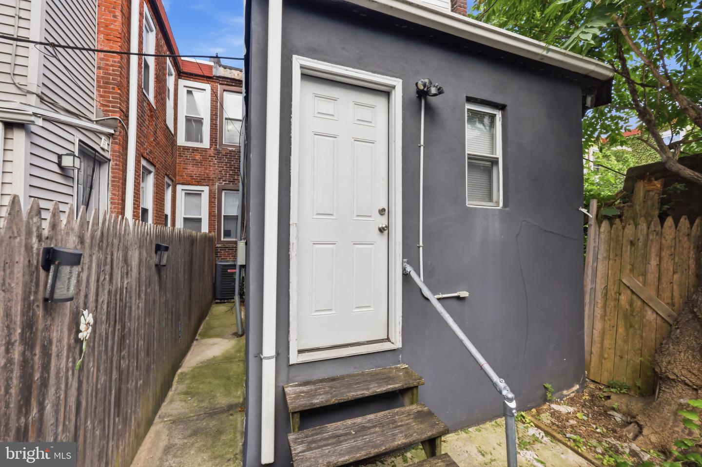 4046 N Fairhill St Property Photo 20