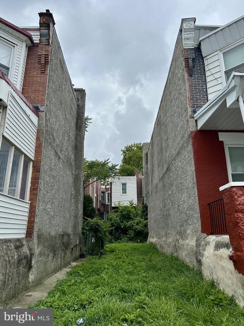 134 N Salford St Property Photo 4