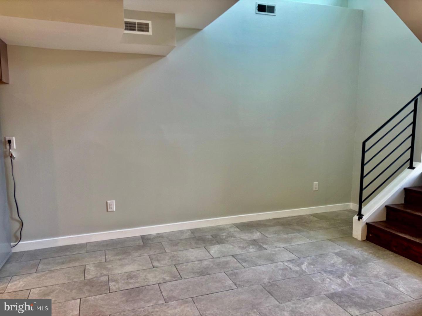 4811 Walnut St Property Photo 5