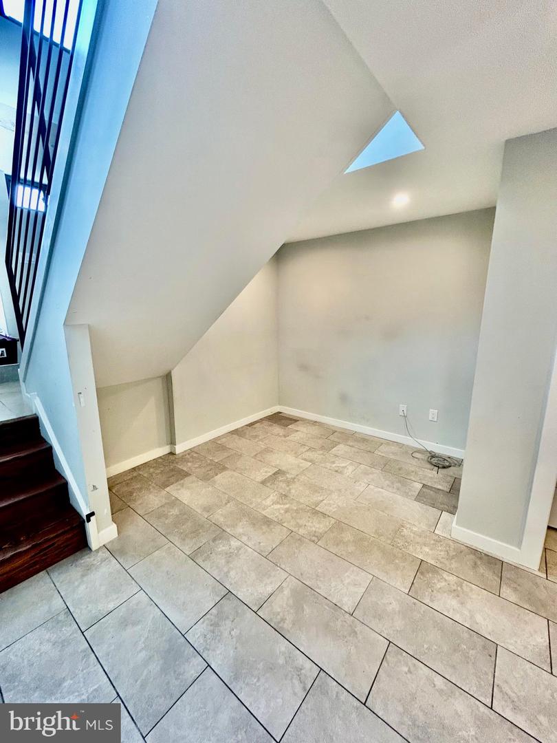 4811 Walnut St Property Photo 6