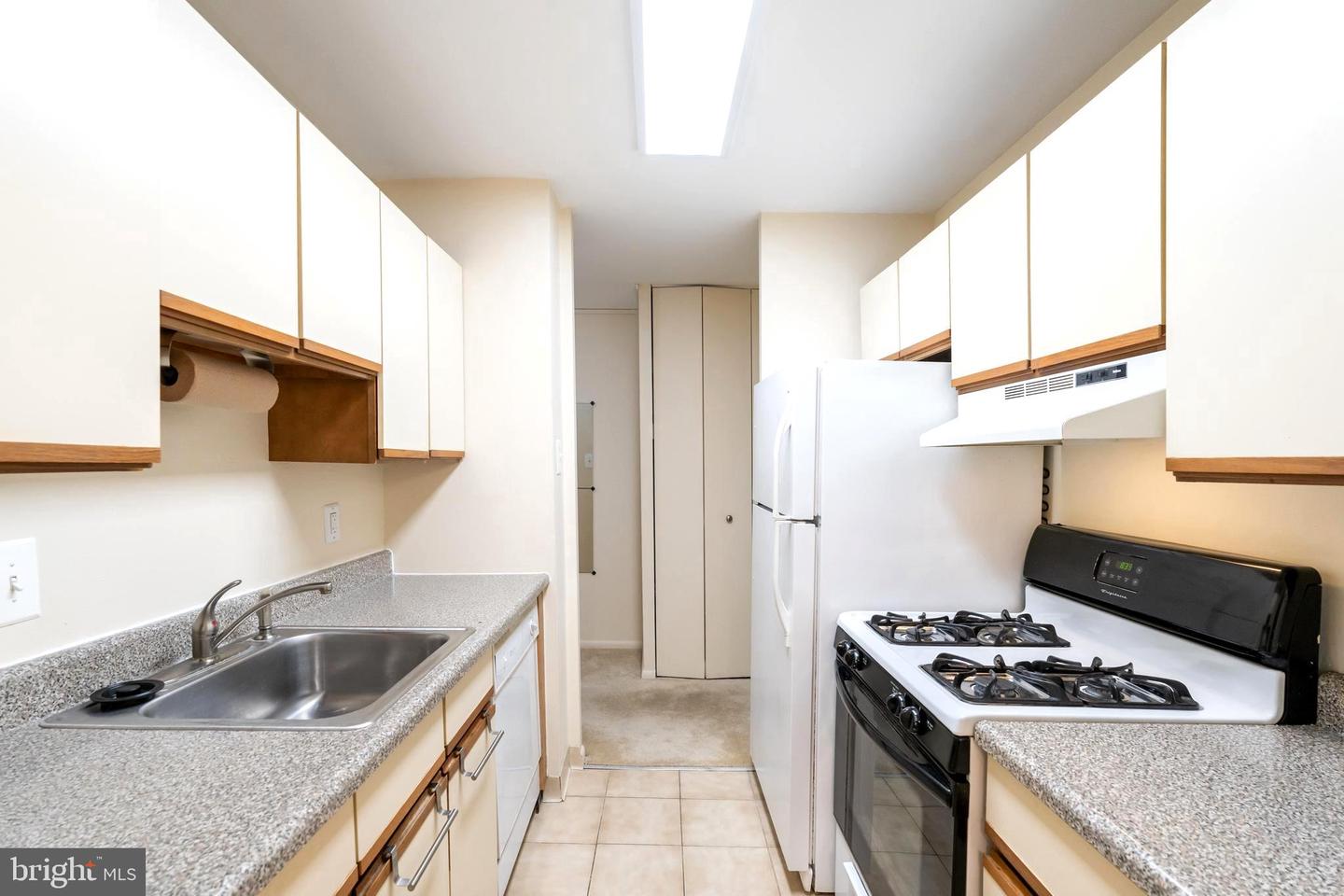 6100 Henry Ave #2d Property Photo 11