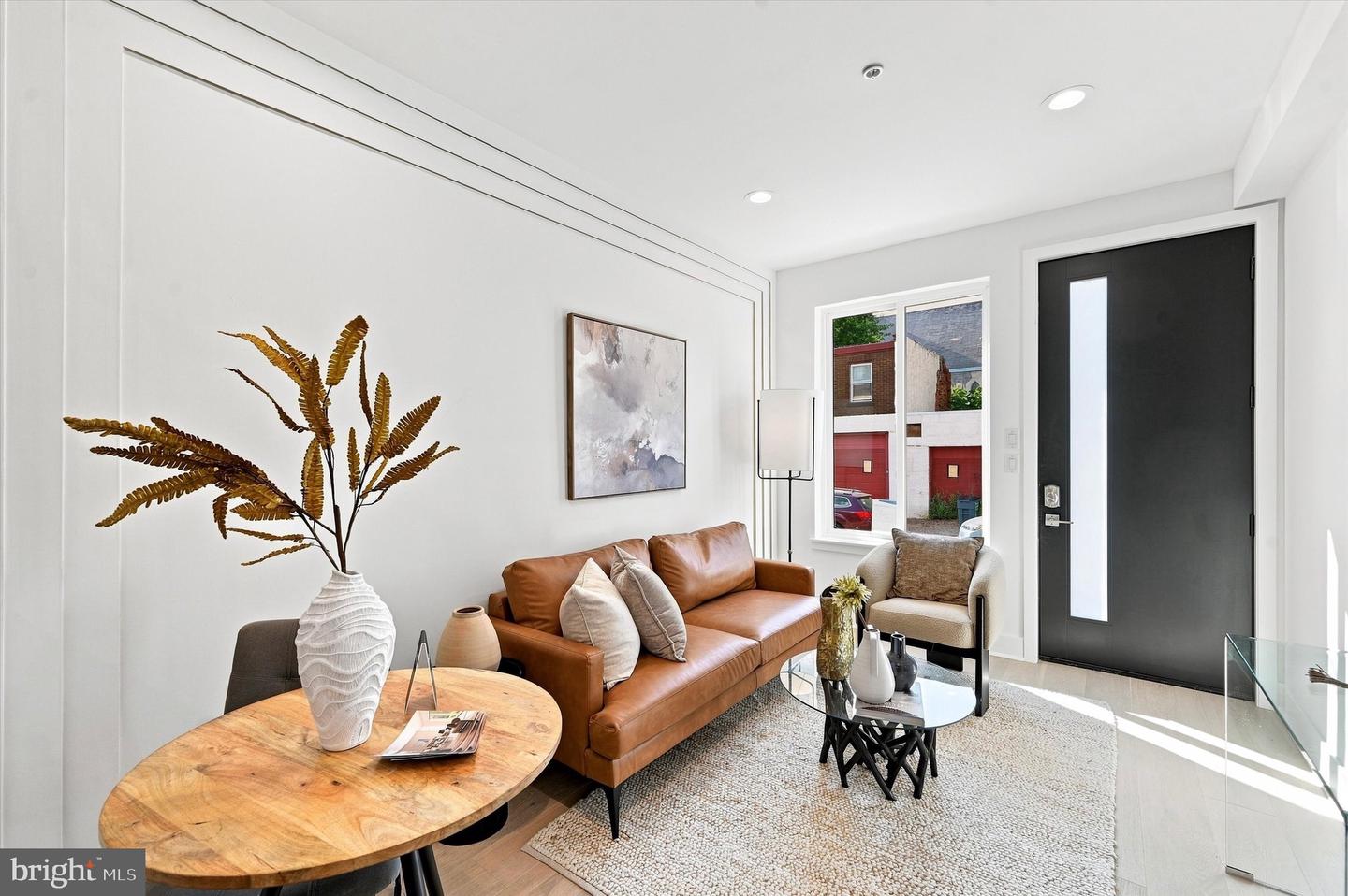 2511 Sepviva St Property Photo 6