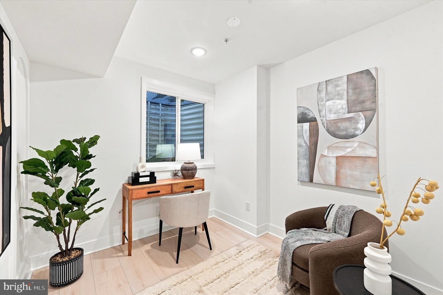 2511 Sepviva St Property Photo 17