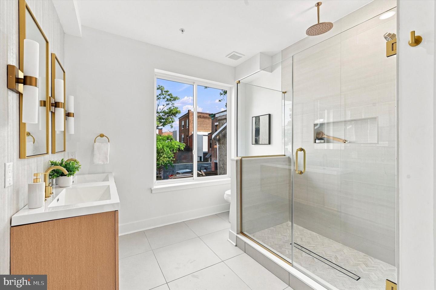 2511 Sepviva St Property Photo 21
