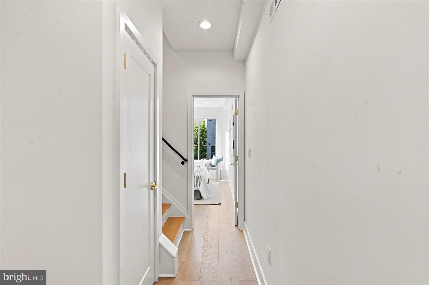 2511 Sepviva St Property Photo 23
