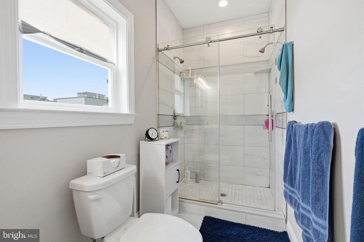 1746 Waterloo St Property Photo 23