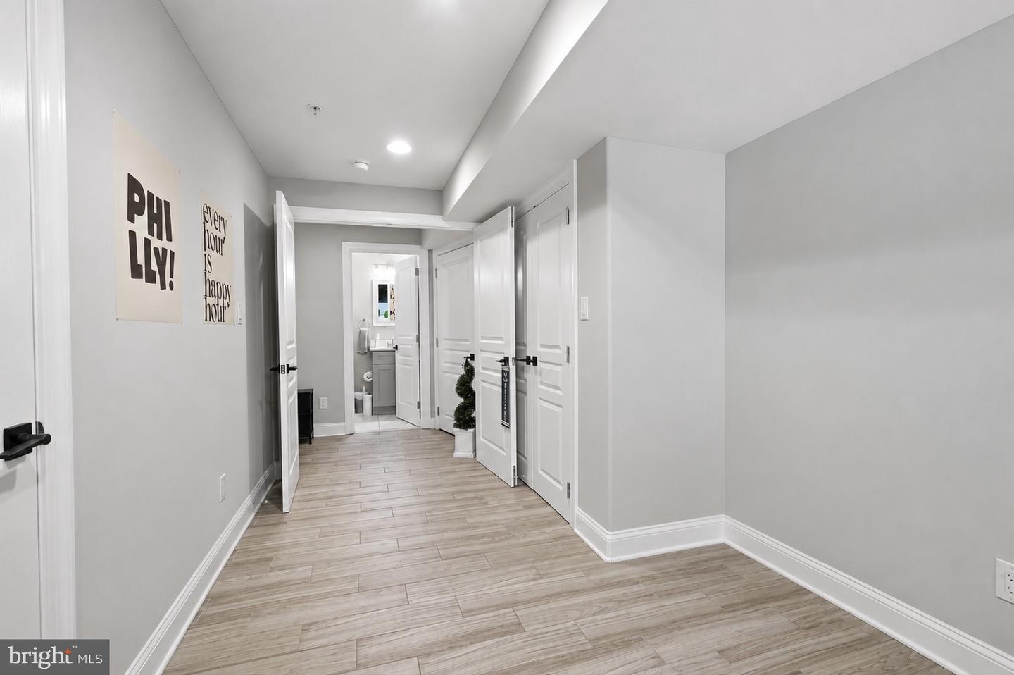 1746 Waterloo St Property Photo 26