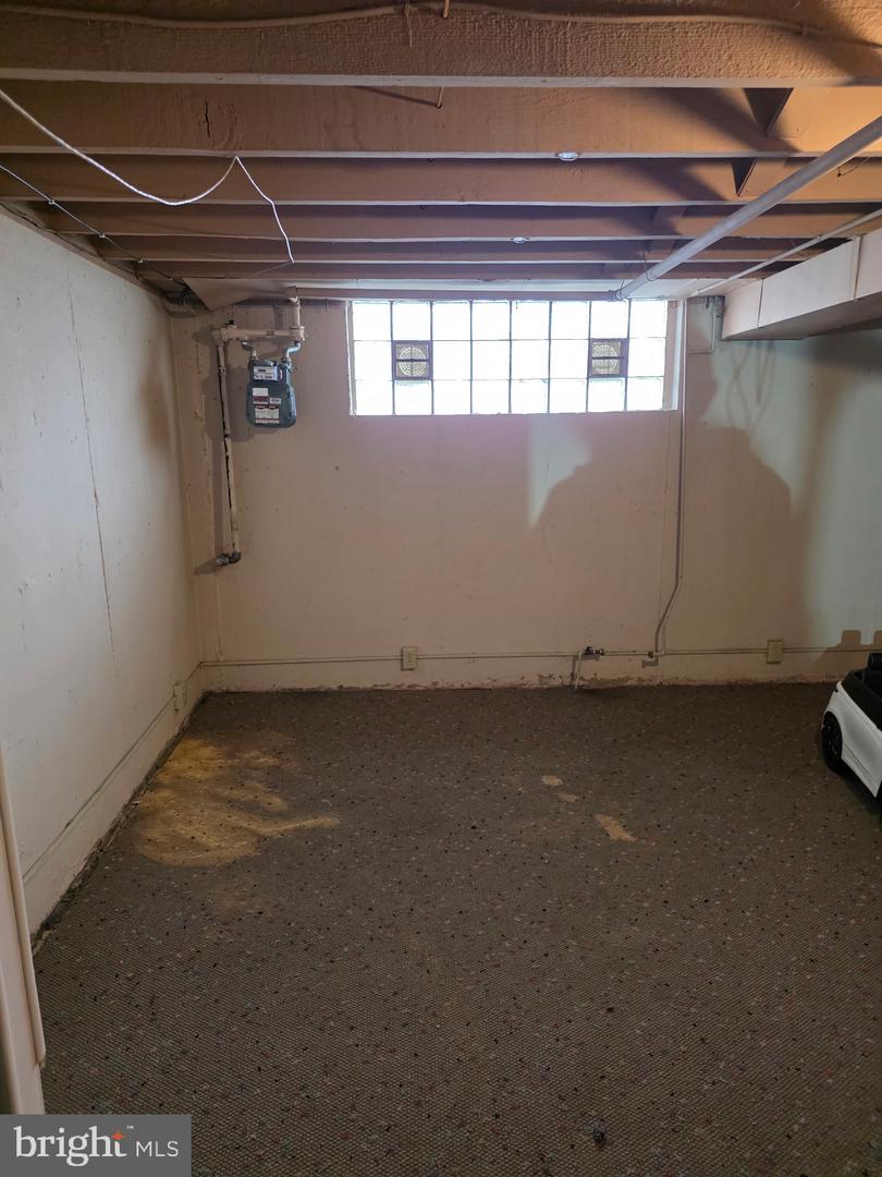 6247 Marsden St Property Photo 6