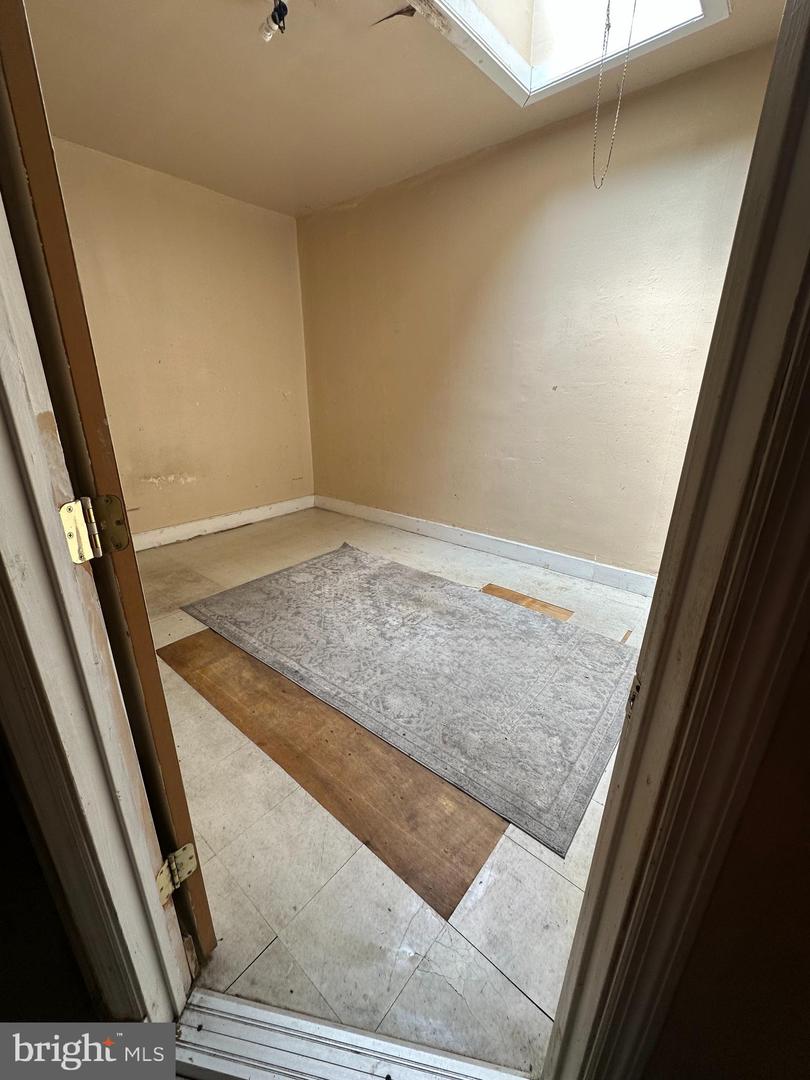 1402 Lenox Ave Property Photo 3
