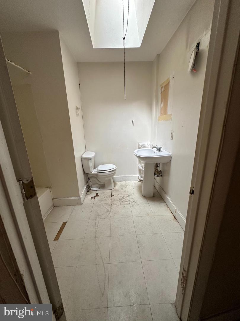 1402 Lenox Ave Property Photo 7