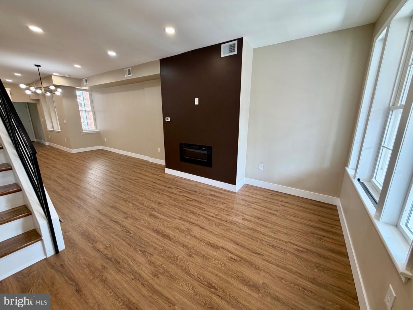 5116 Hawthorne St Property Photo 3