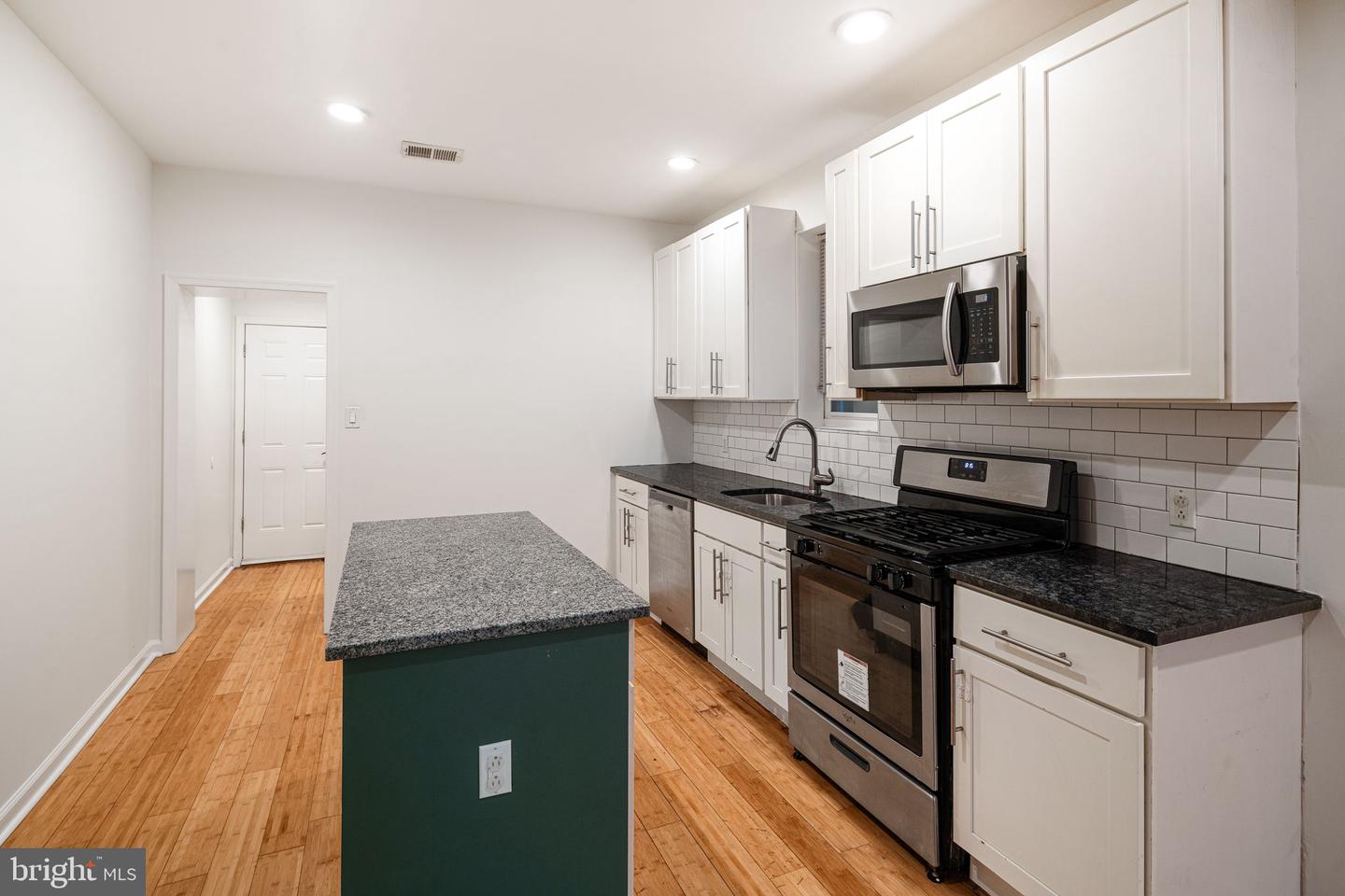 6118 Musgrave St Property Photo 6