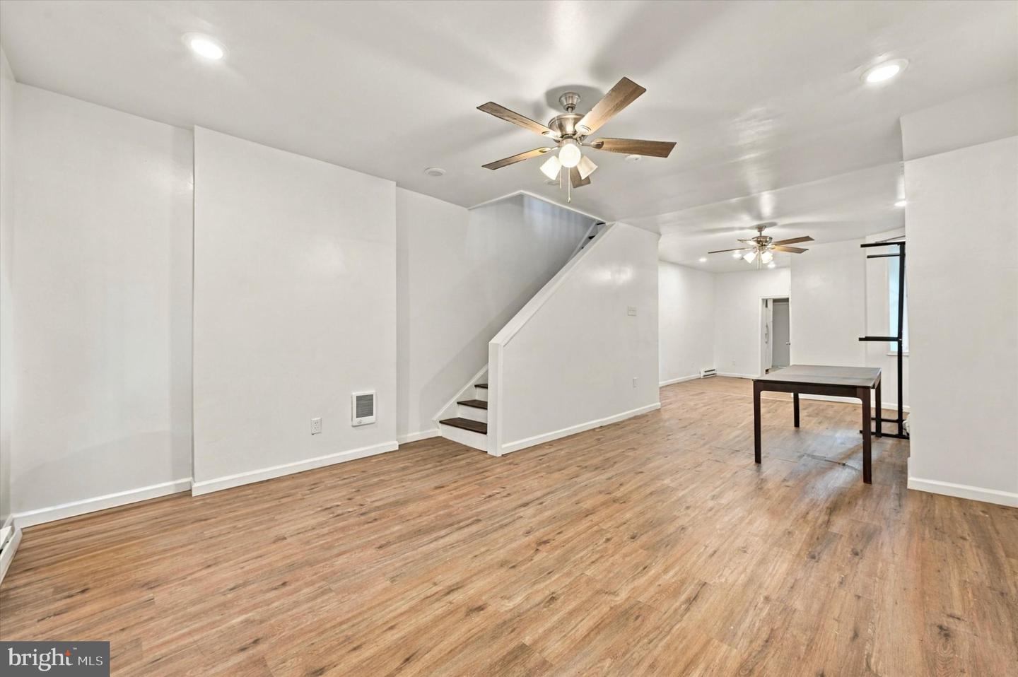 6114 Chestnut St Property Photo 3