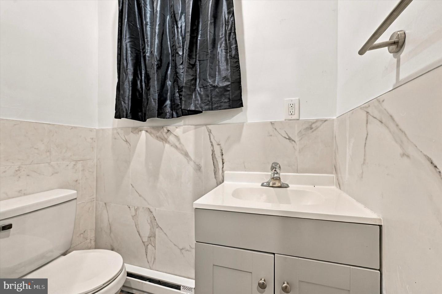 6114 Chestnut St Property Photo 6