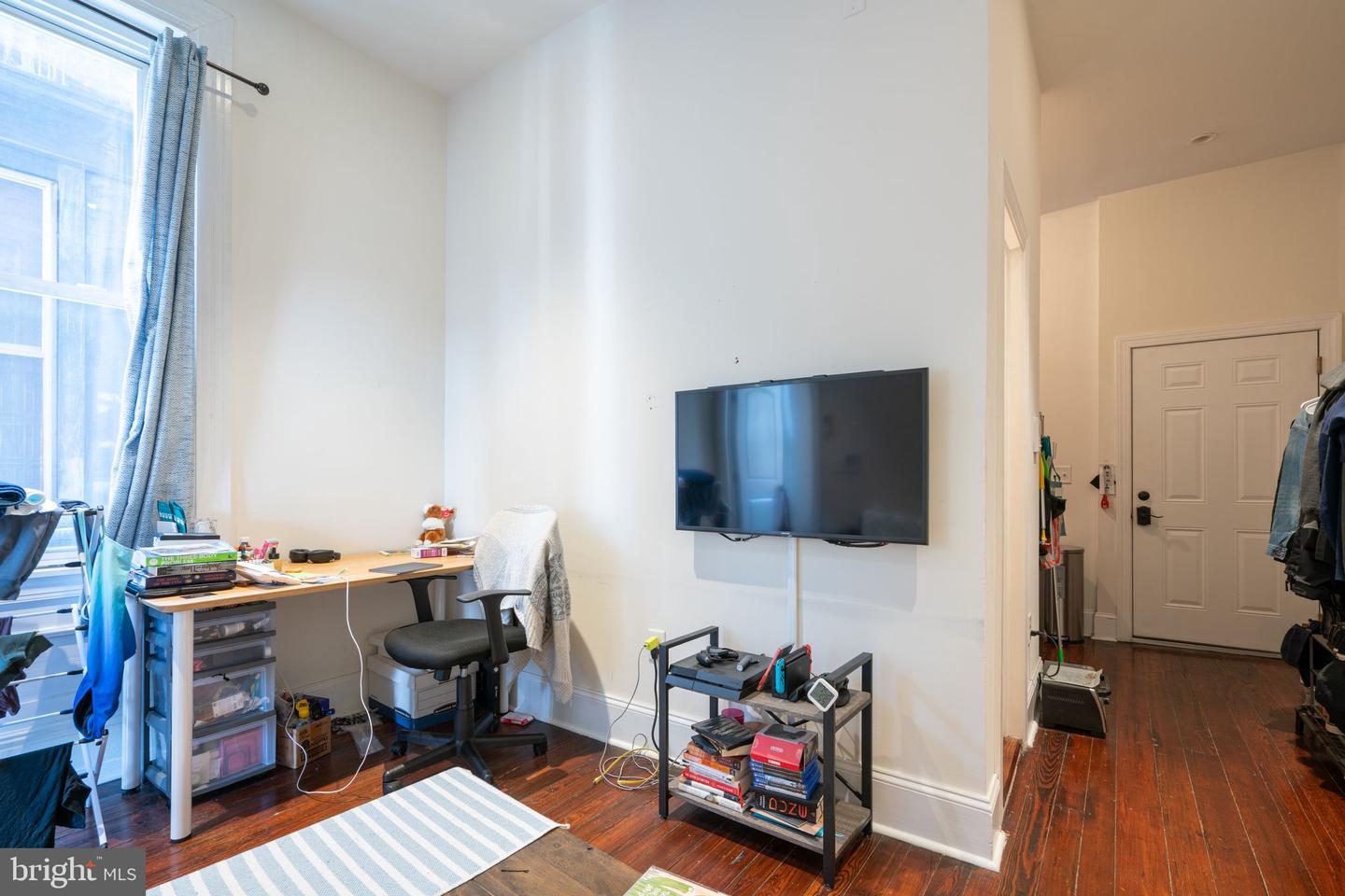 2033 Spruce St #5 Property Photo 6