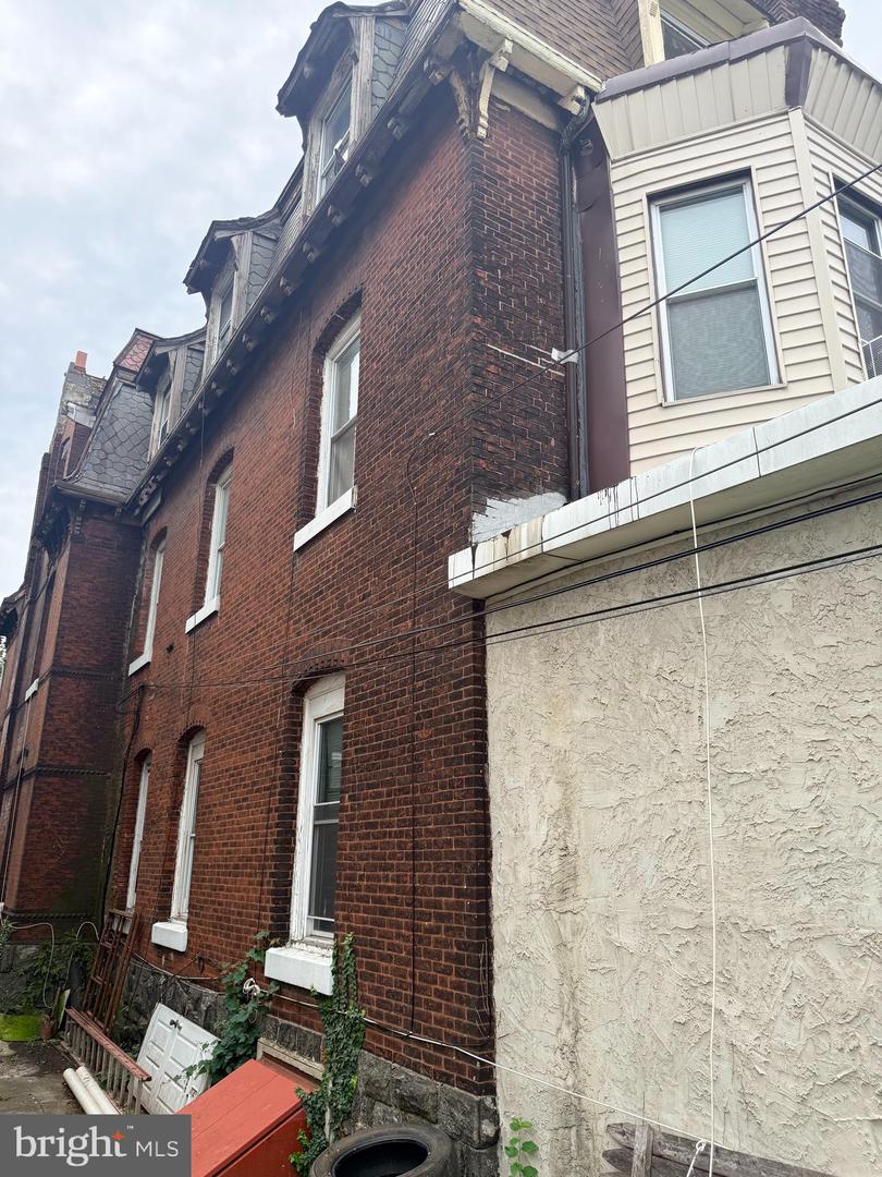 2117 W Hunting Park Ave Property Photo 6