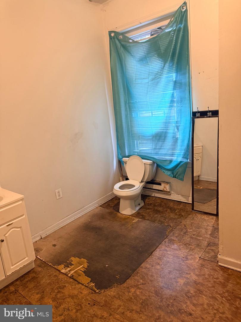 2117 W Hunting Park Ave Property Photo 8
