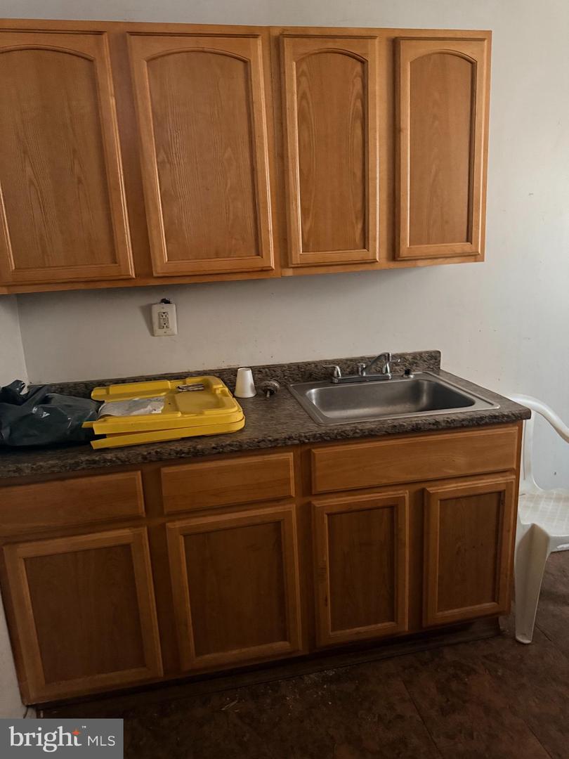 2117 W Hunting Park Ave Property Photo 9