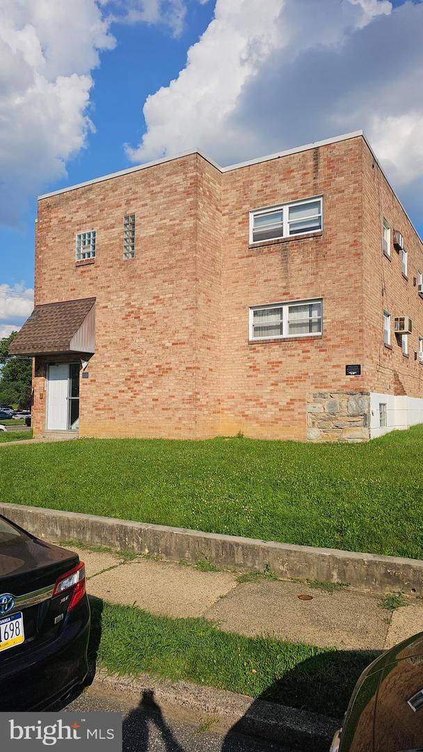 2701-03 Northview Rd Property Photo 2