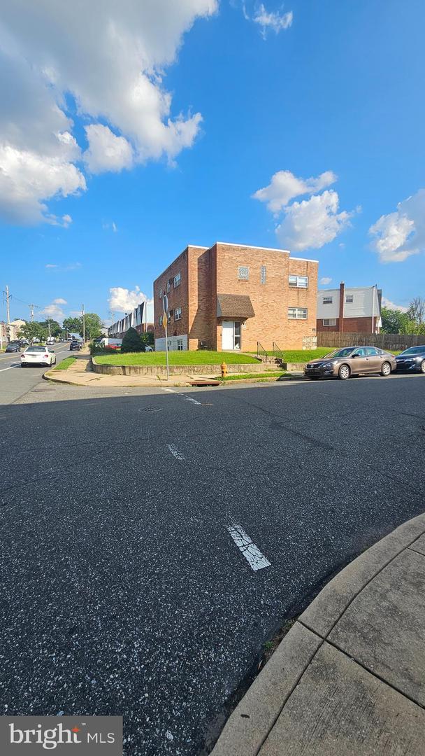 2701-03 Northview Rd Property Photo 5