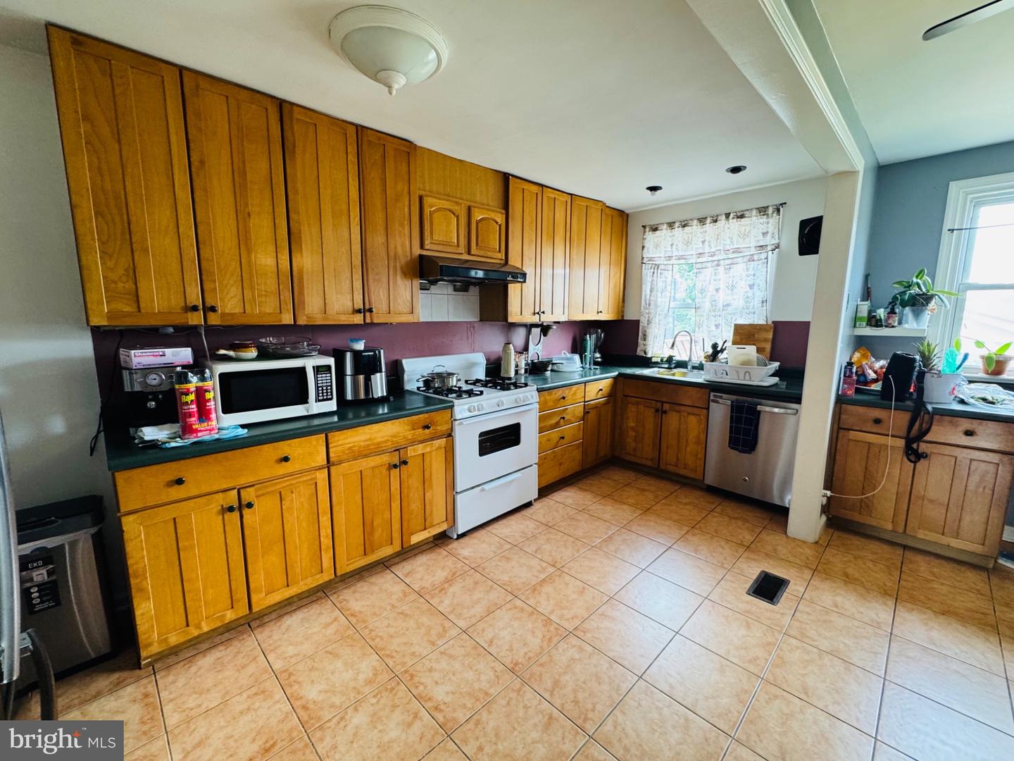 6736 Leonard St Property Photo 10
