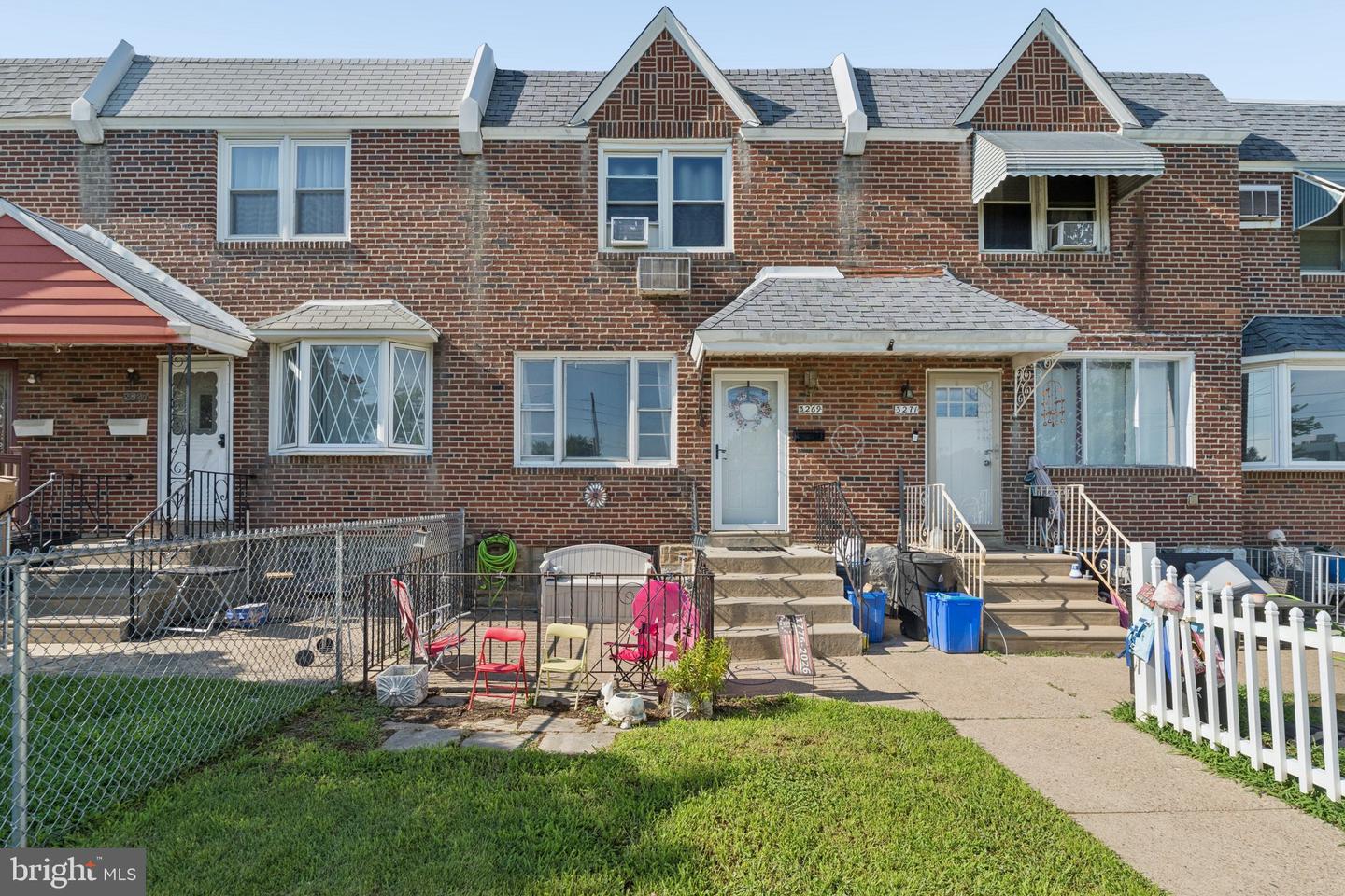 3269 HOLME AVE Property Photo 1