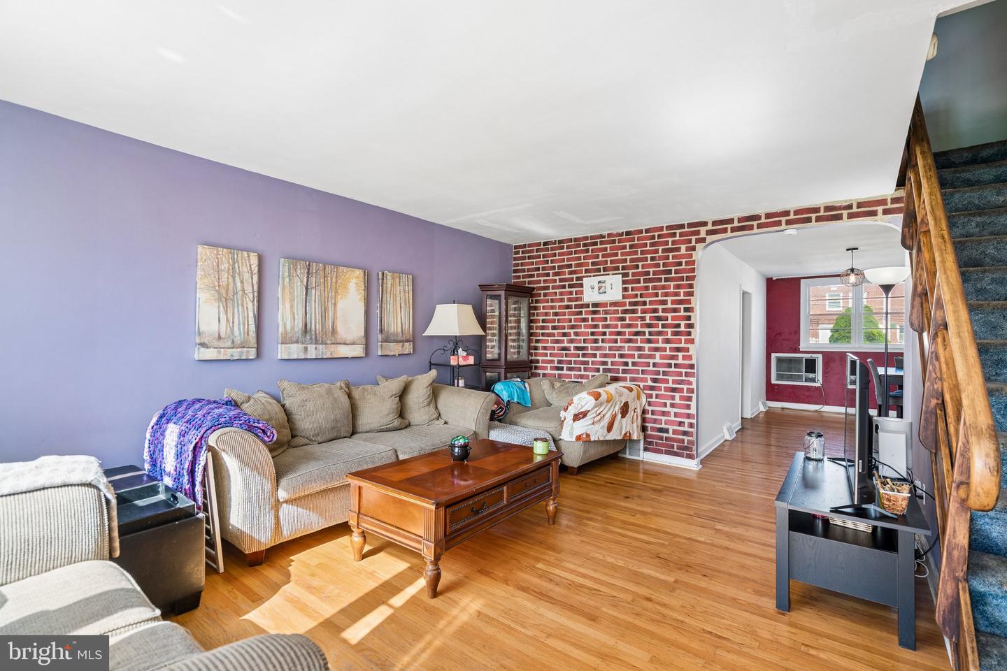 3269 Holme Ave Property Photo 5
