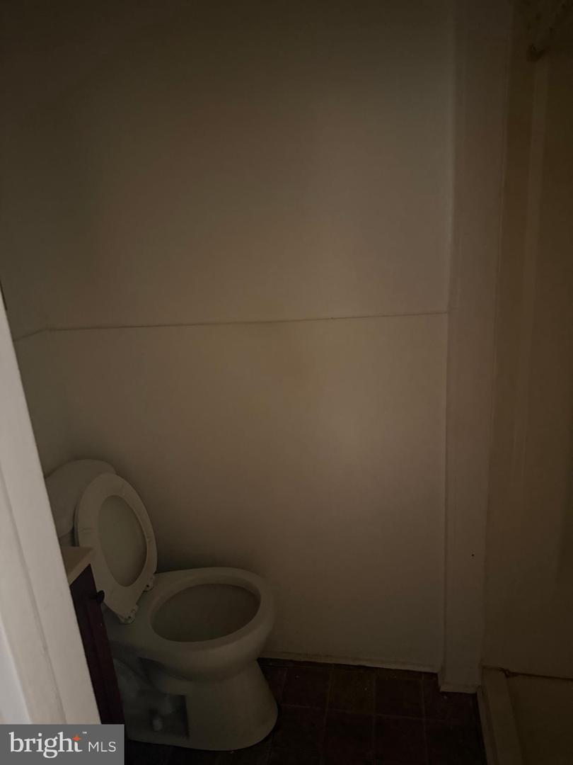 1323 W Loudon St Property Photo 6