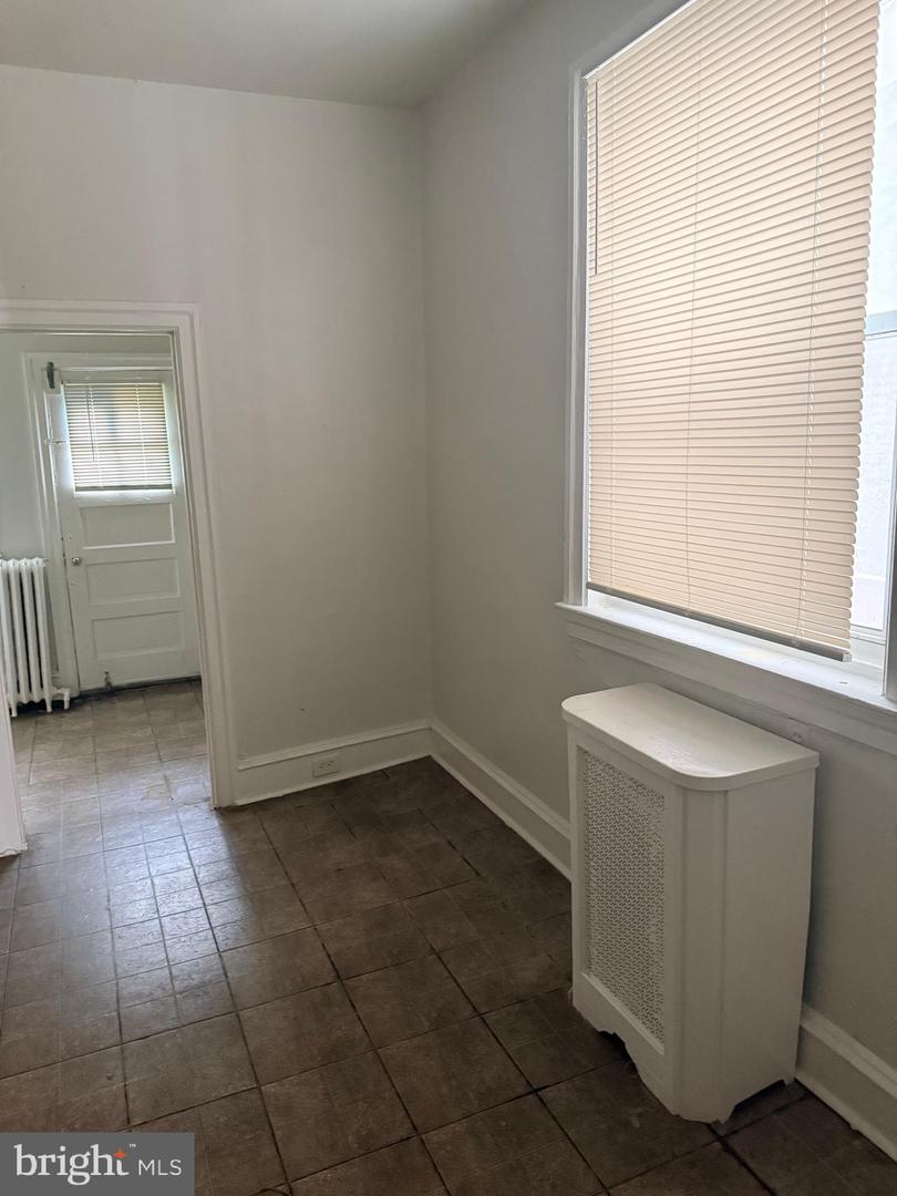 1323 W Loudon St Property Photo 7