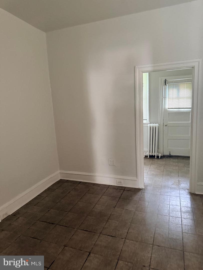 1323 W Loudon St Property Photo 8