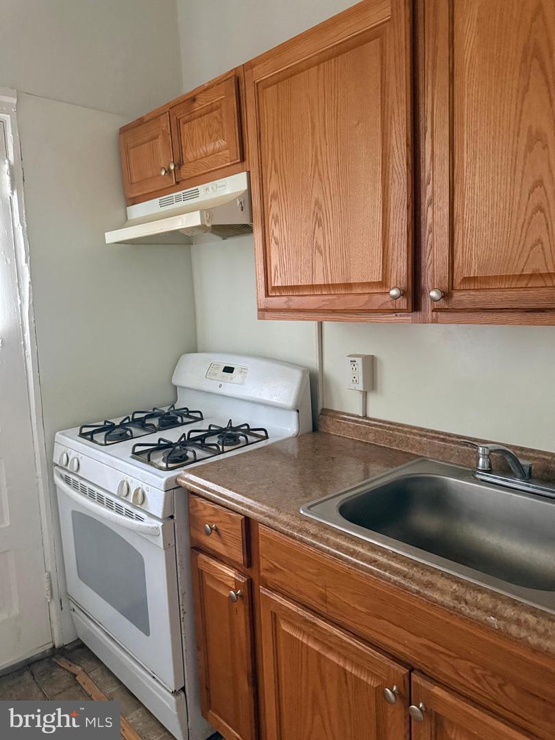 1323 W Loudon St Property Photo 10