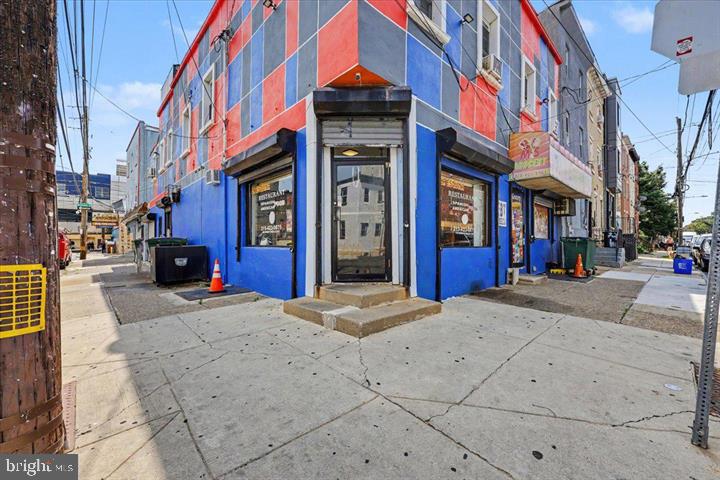 2263 - 2265 N HOWARD ST Property Photo 1