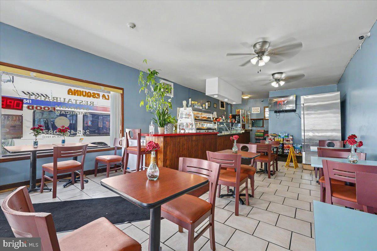 2263 - 2265 N Howard St Property Photo 7