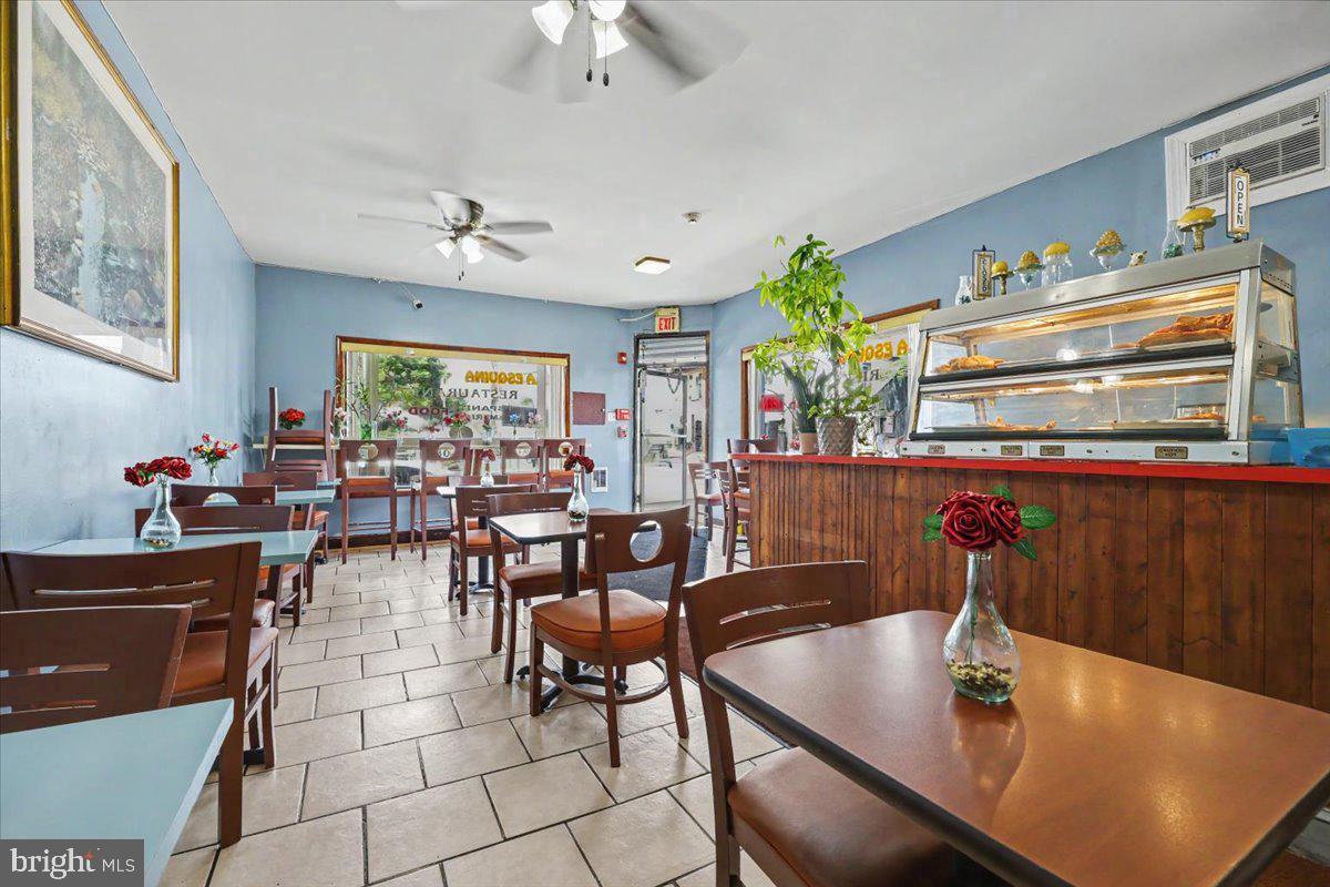 2263 - 2265 N Howard St Property Photo 16