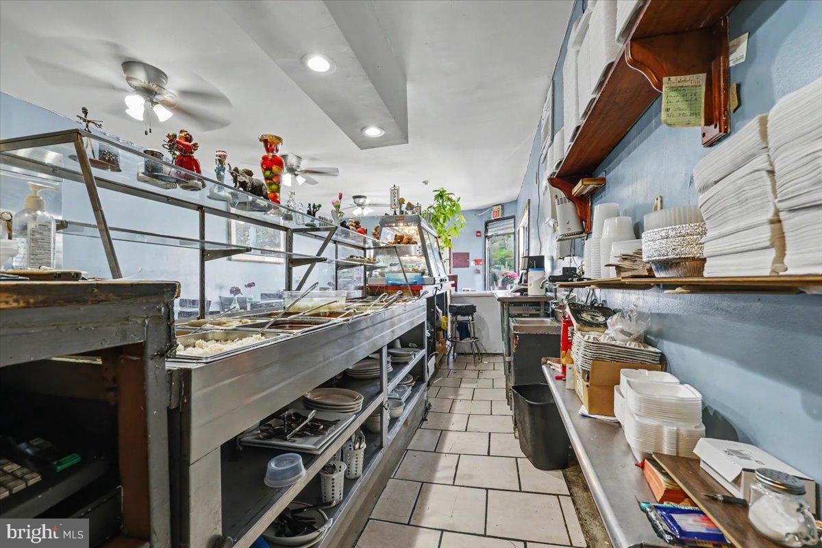 2263 - 2265 N Howard St Property Photo 18