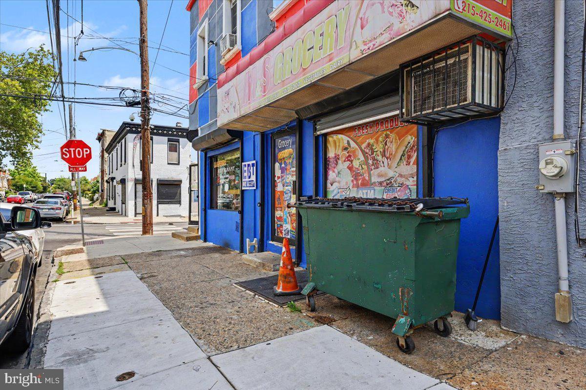 2263 - 2265 N Howard St Property Photo 41