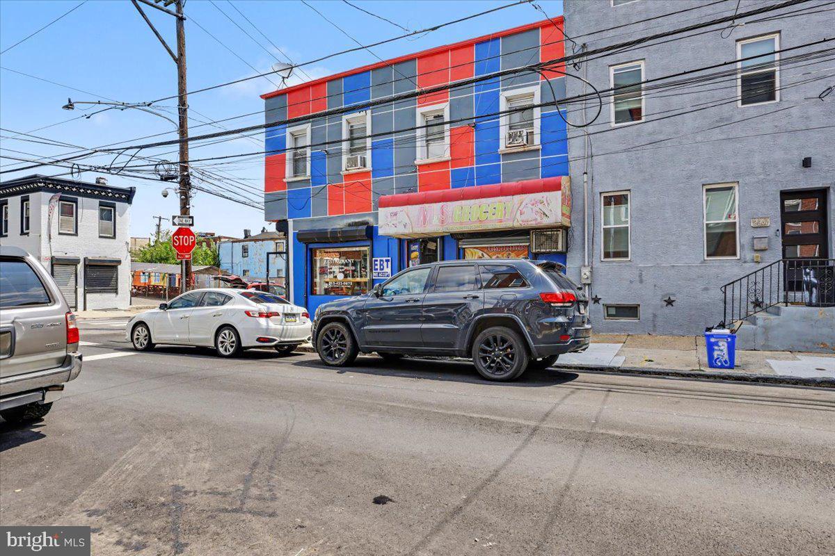 2263 - 2265 N Howard St Property Photo 42