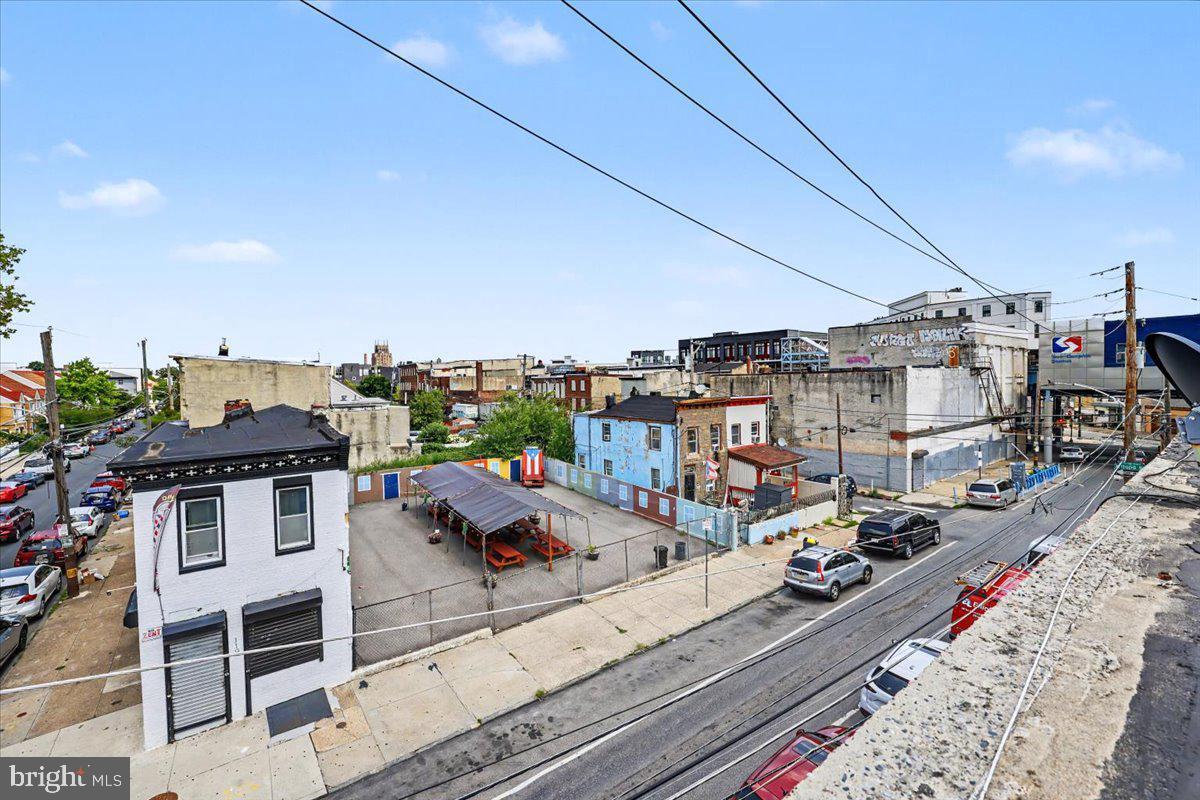 2263 - 2265 N Howard St Property Photo 44