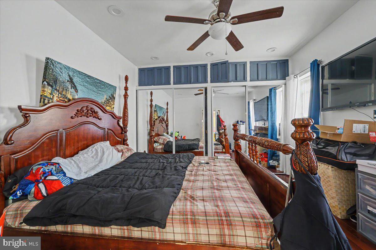 2263 - 2265 N Howard St Property Photo 59