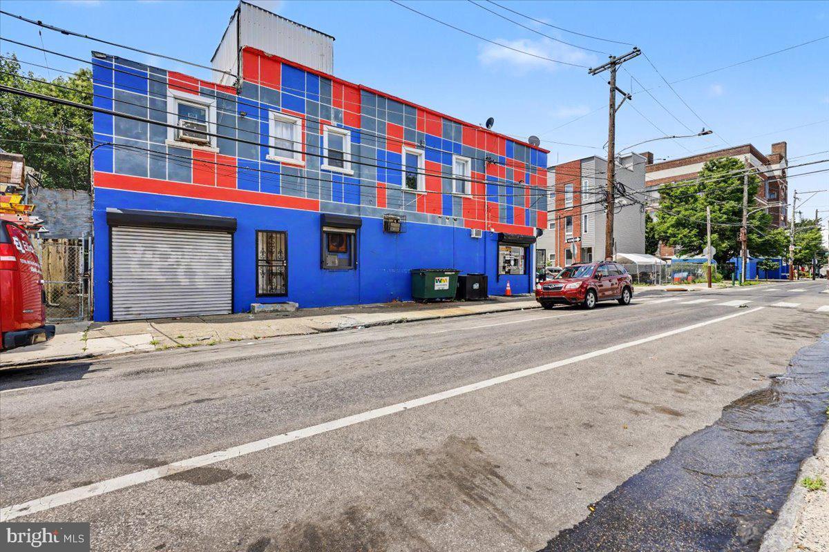 2263 - 2265 N Howard St Property Photo 66