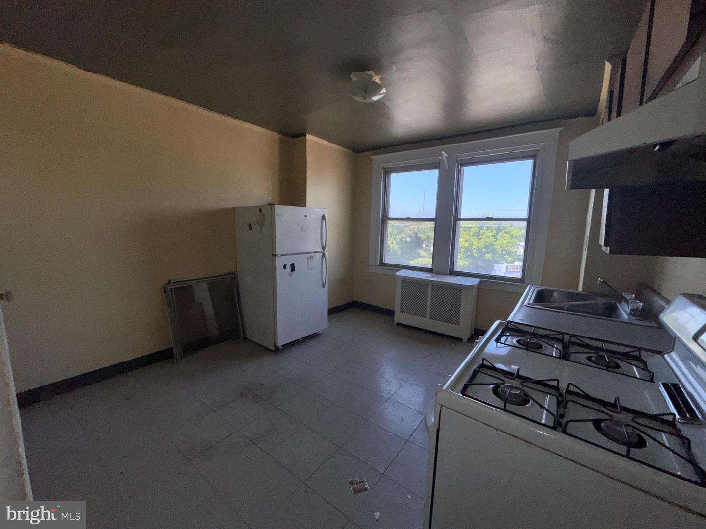 5490 Morse St Property Photo 16