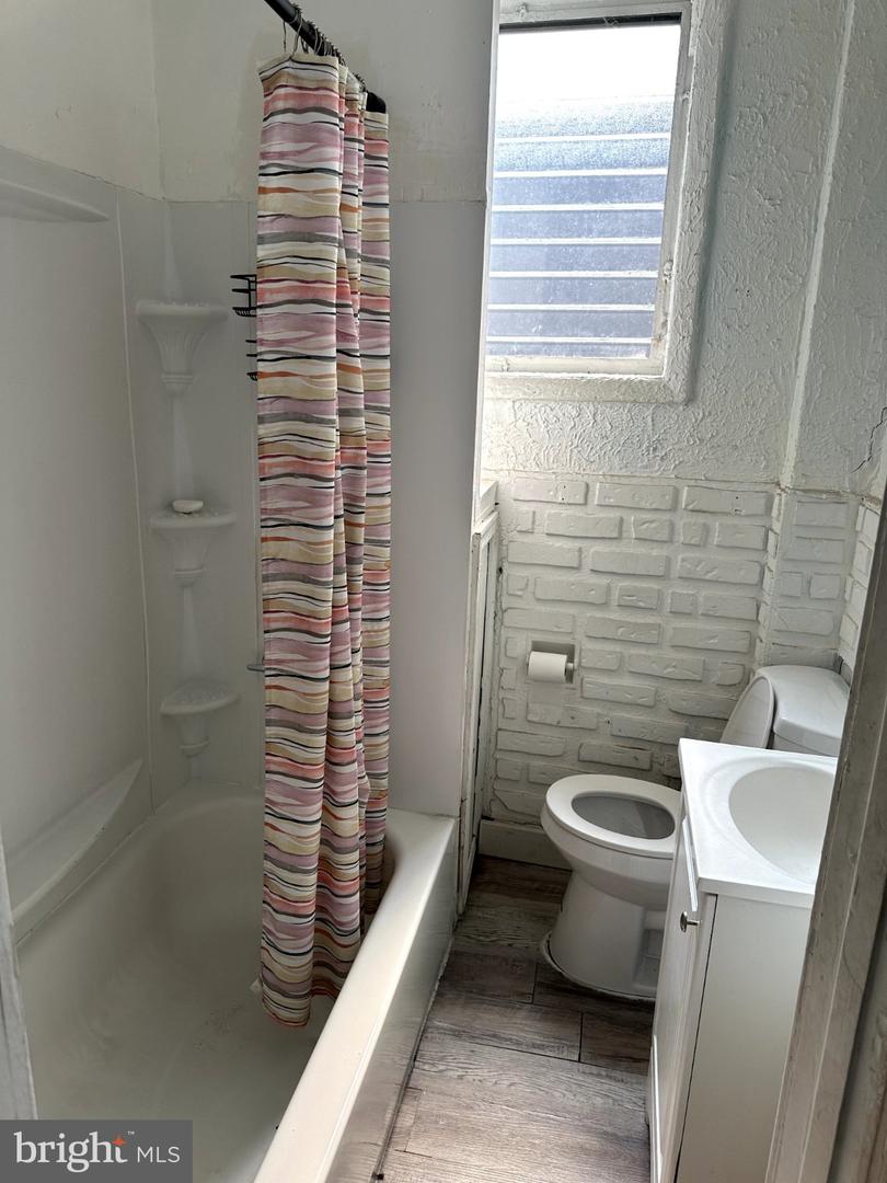 941 E Schiller St Property Photo 12