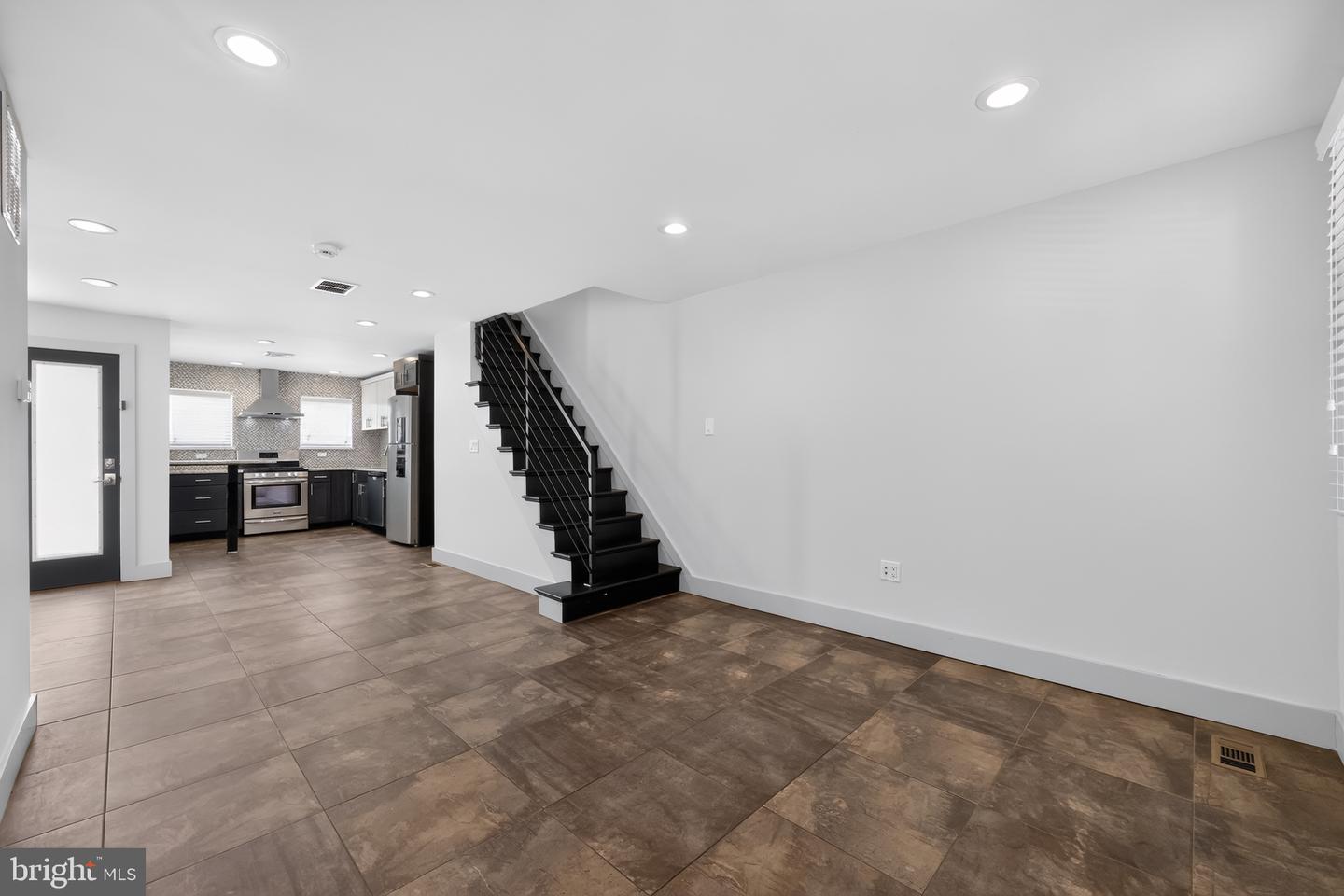 2116 S Beechwood St Property Photo 10