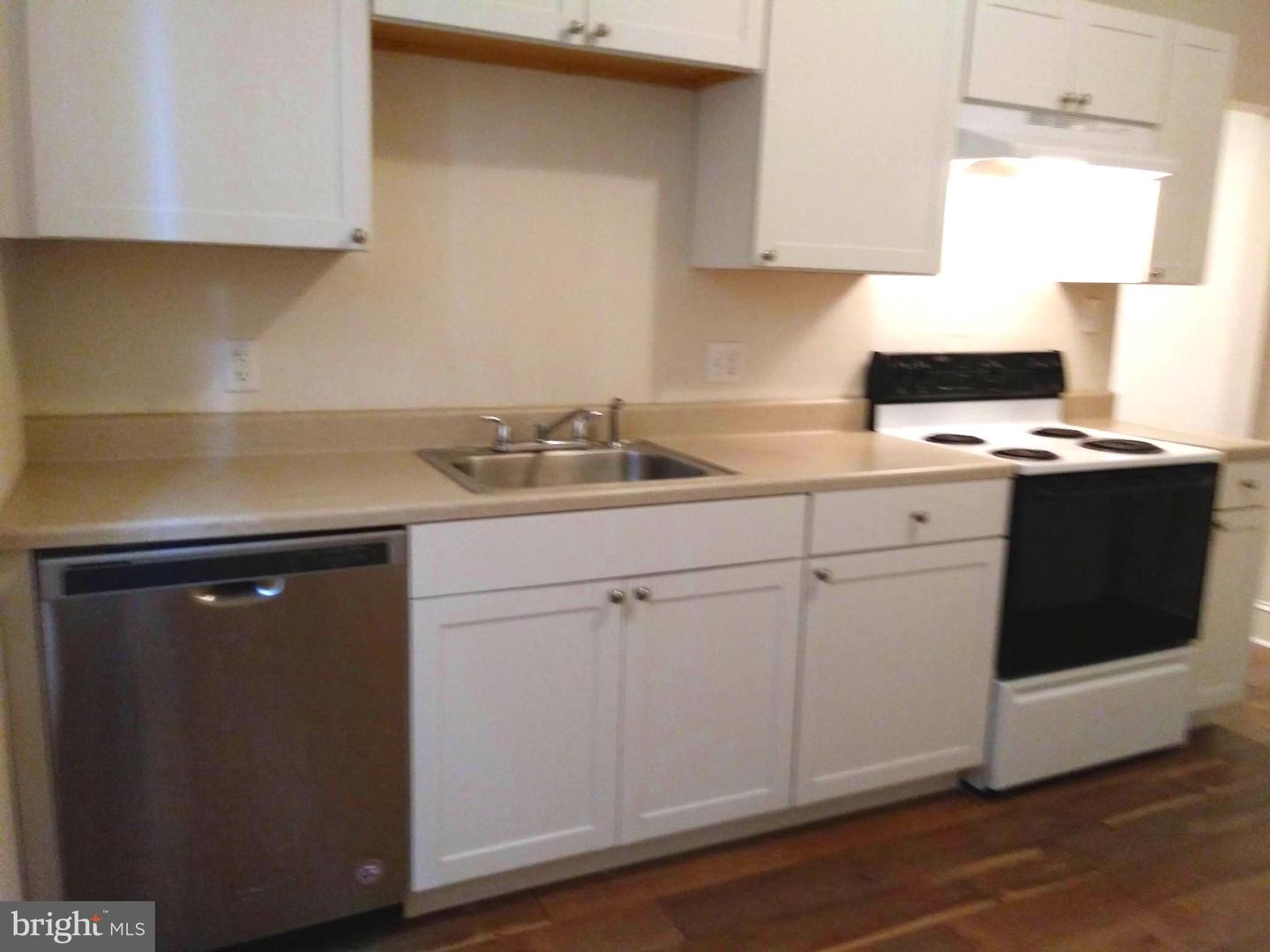 416 N 32nd St #b Property Photo 4
