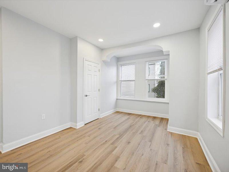 2253 Delhi St Property Photo 4
