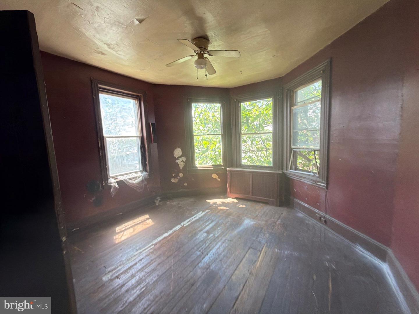 1318 W Allegheny Ave Property Photo 6