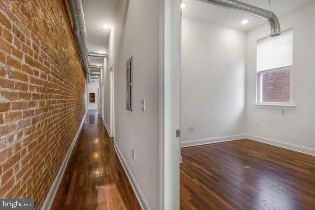 3228 W Diamond St Property Photo 6